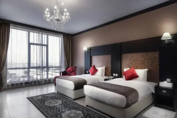 Royal Phoenicia Hotel 8